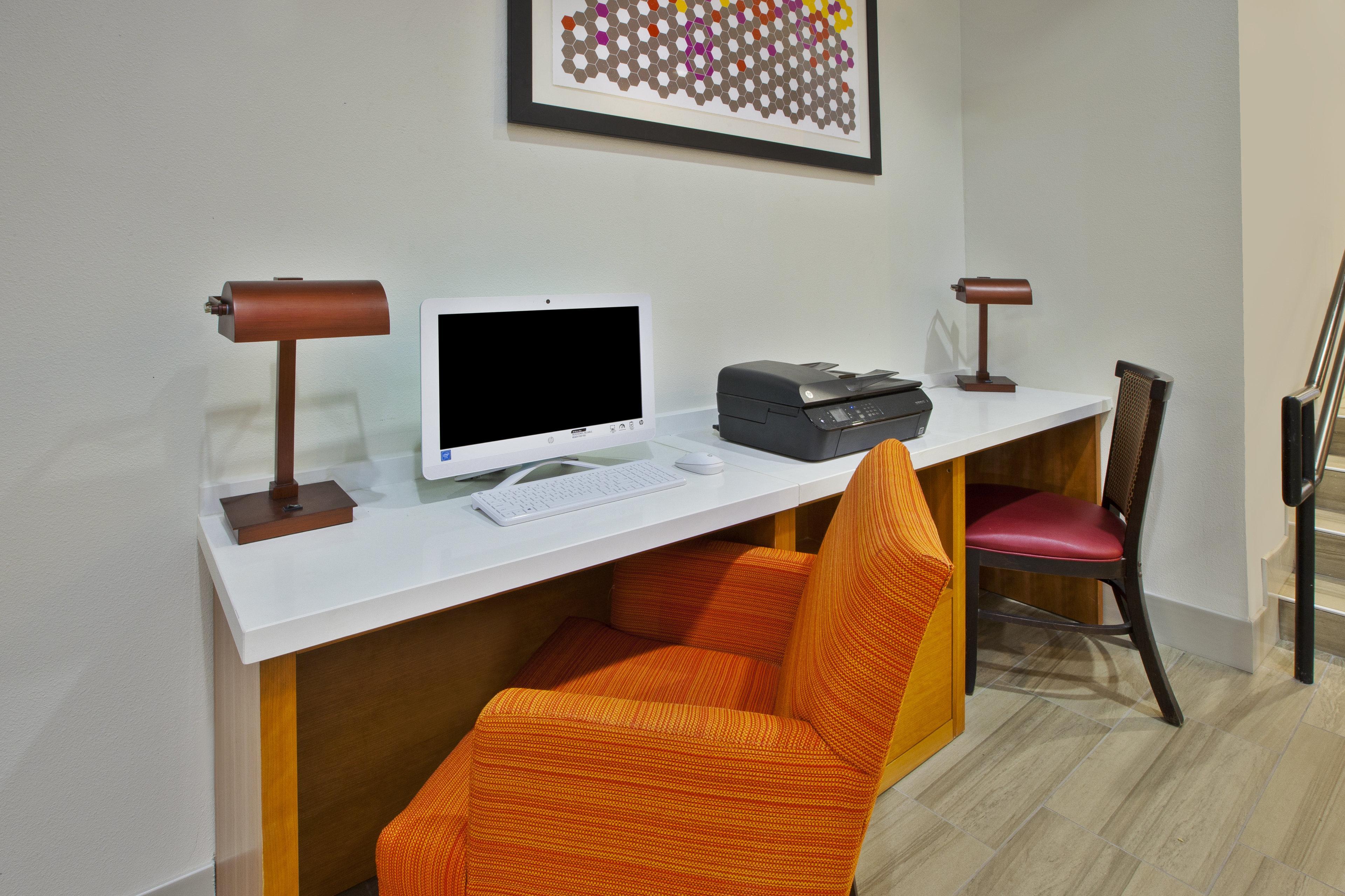 Holiday Inn Express Hotel & Suites Manchester Conference Center By Ihg Exterior foto